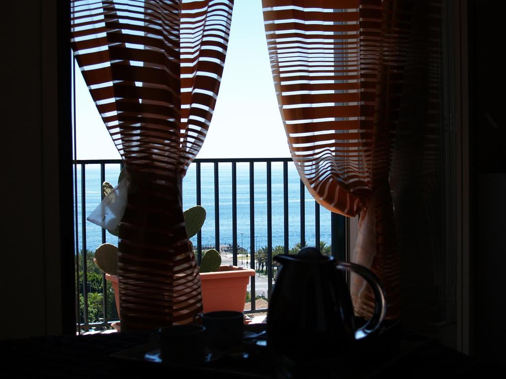 B&B Lognina Lungomare CTA Habitación foto